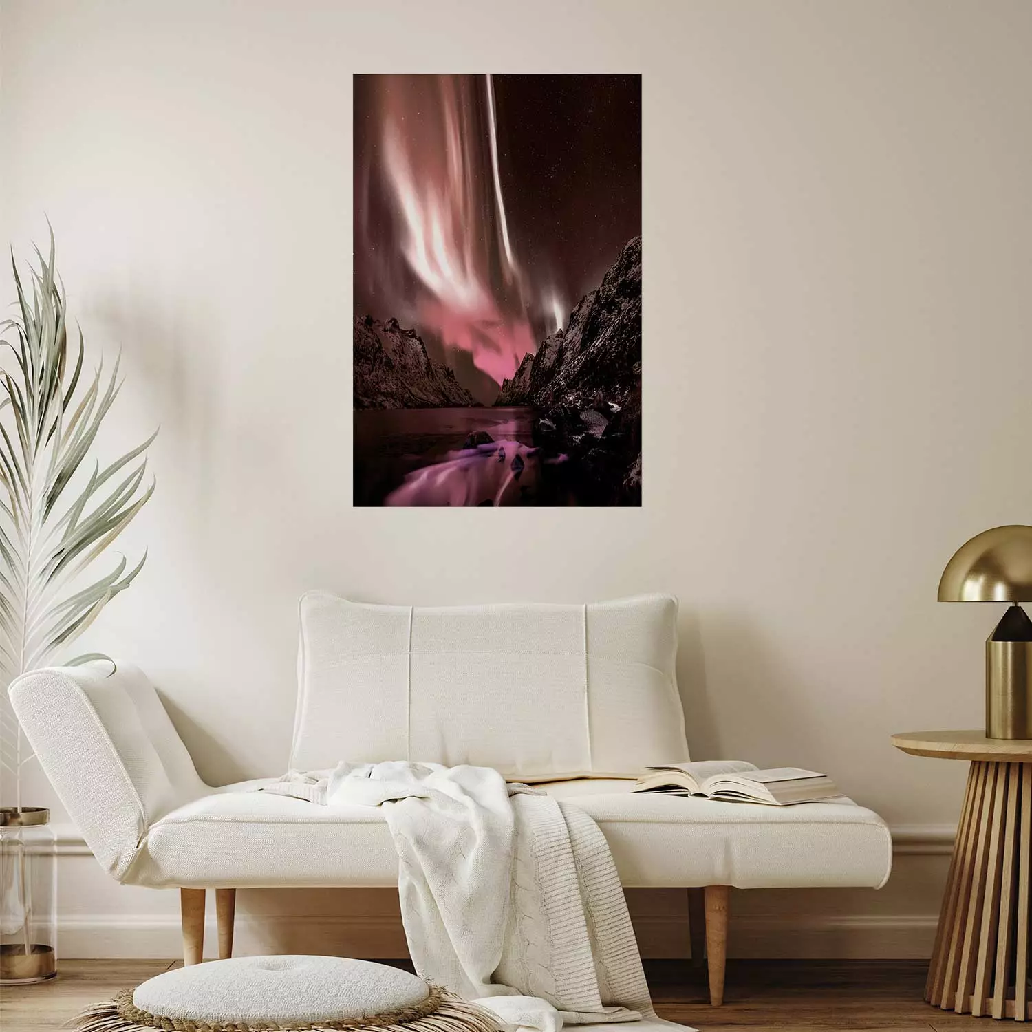 Poster Senna Land - night landscape of pink aurora surrounded by mountains
