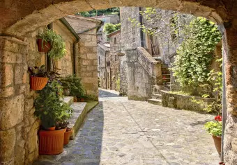 Photo Wallpaper Provincial alley in Tuscany Wallpaper Cropper