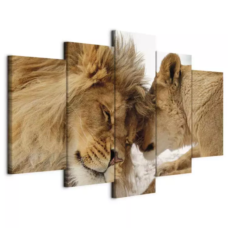Wild Love - Kiss of Romantic Animal Pair in Brown Hue