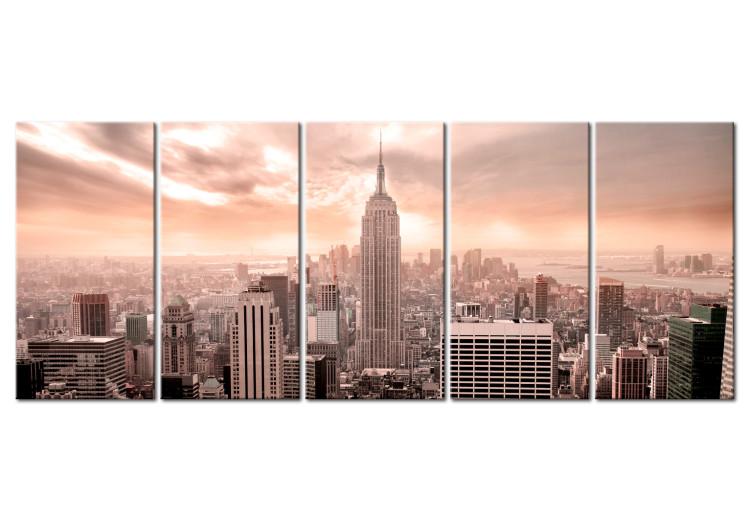 Canvas New York: Manhattan (5-piece) - Cityscape Under Illuminated Sky