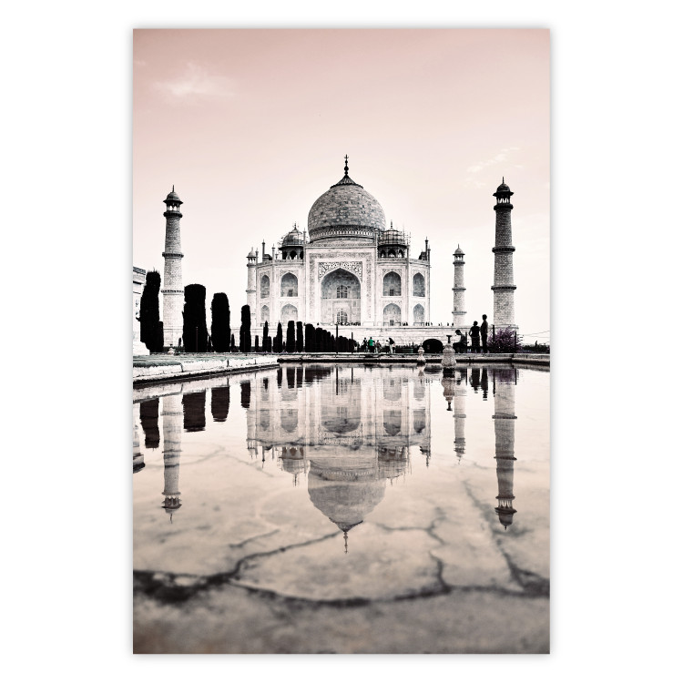 Poster Taj Mahal - monochromatic architecture of building and reflections in water 129721