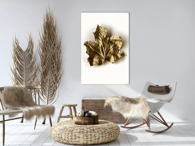 Canvas Dry maple leaf - minimalistic plant motif on a beige background 124961 additionalImage 3