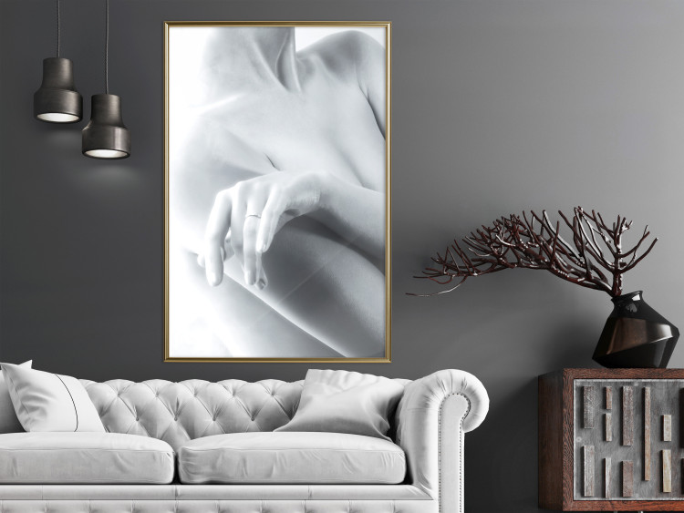 Poster Feminine Delicacy - black and white nude of a woman with a ring on her finger 123481 additionalImage 7