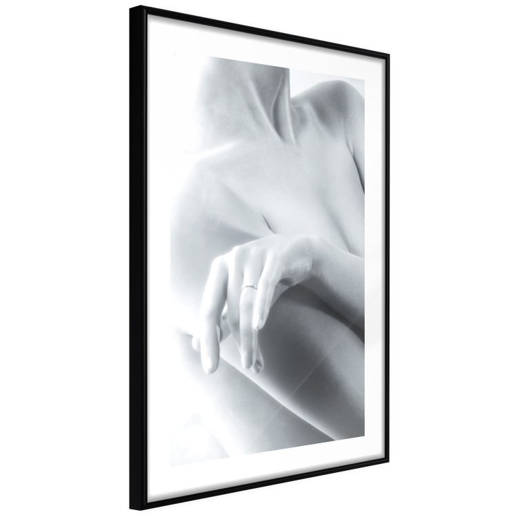 Poster Feminine Delicacy - black and white nude of a woman with a ring on her finger 123481 additionalImage 11