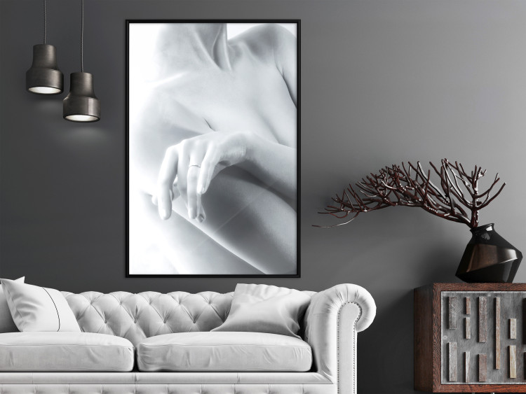Poster Feminine Delicacy - black and white nude of a woman with a ring on her finger 123481 additionalImage 5