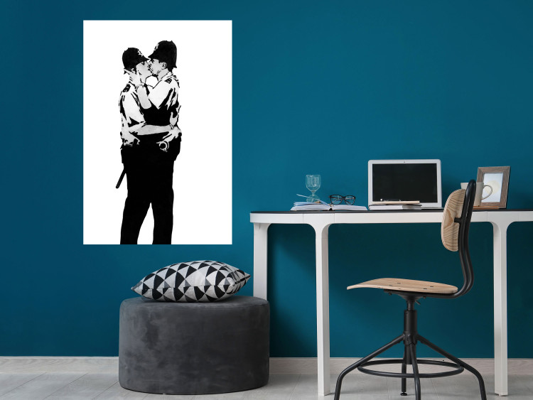 Poster Kissing Coppers - two kissing black figures in Banksy style 132414 additionalImage 14