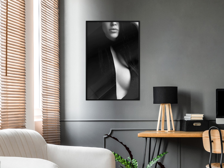 Wall Poster Sensual Elegance - photograph of woman in black and white tones 123744 additionalImage 3