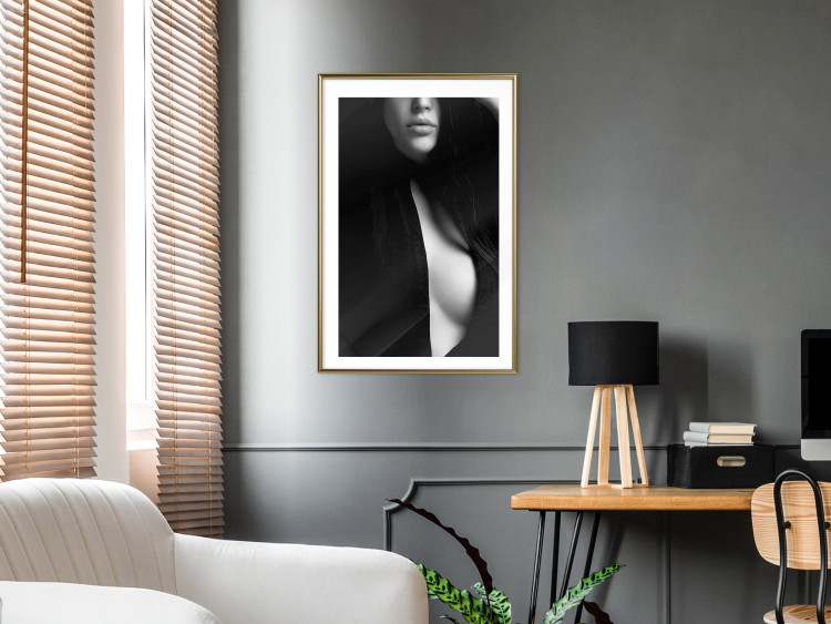 Wall Poster Sensual Elegance - photograph of woman in black and white tones 123744 additionalImage 13