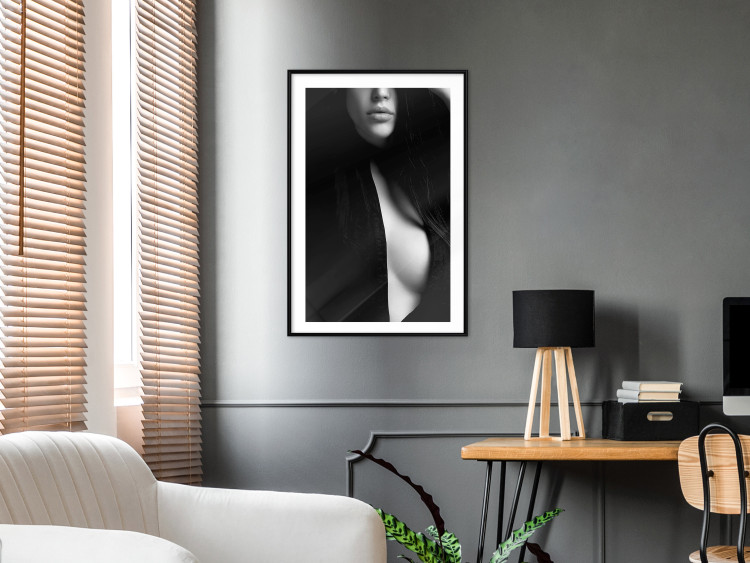 Wall Poster Sensual Elegance - photograph of woman in black and white tones 123744 additionalImage 4