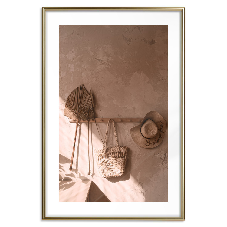 Poster Tourist Composition - hat against a wall in a uniform texture 134764 additionalImage 16