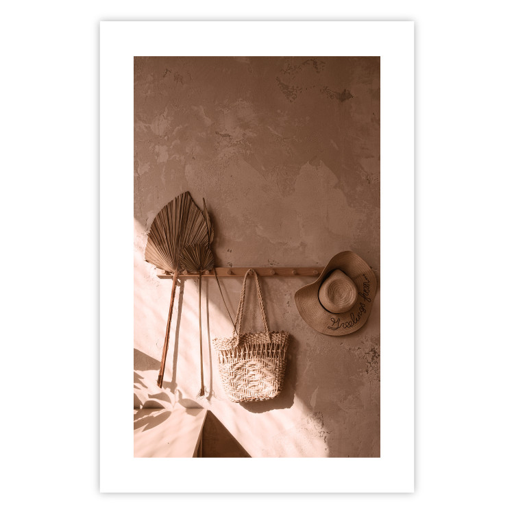 Poster Tourist Composition - hat against a wall in a uniform texture 134764 additionalImage 18
