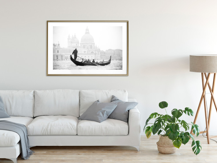Wall Poster Gondola Ride - photograph of Venice architecture in black and white motif 123984 additionalImage 13