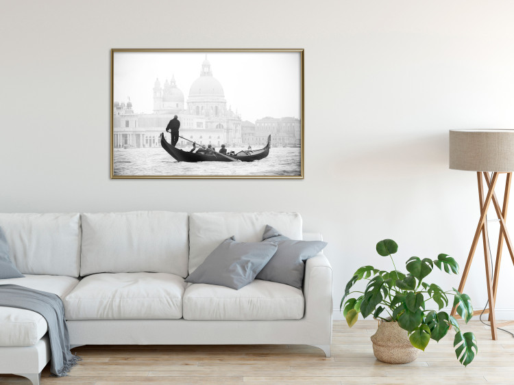 Wall Poster Gondola Ride - photograph of Venice architecture in black and white motif 123984 additionalImage 7