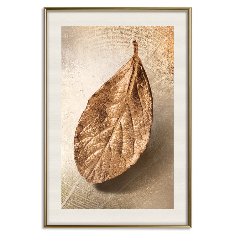 Poster Golden Lightness - golden leaf with distinct texture on a beige background 127394 additionalImage 20