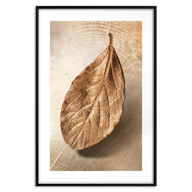 Poster Golden Lightness - golden leaf with distinct texture on a beige background 127394 additionalImage 17