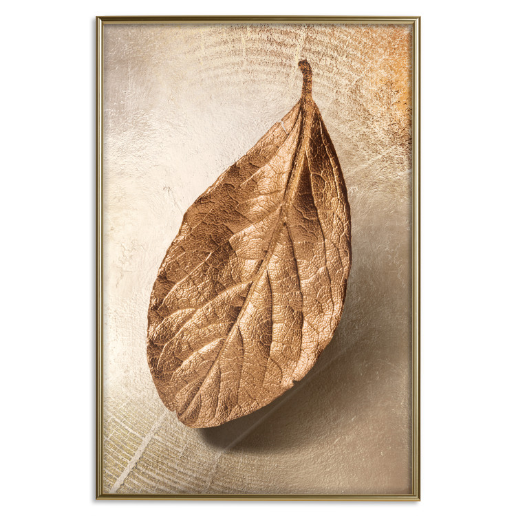 Poster Golden Lightness - golden leaf with distinct texture on a beige background 127394 additionalImage 21