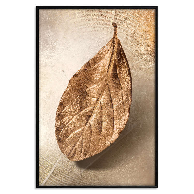 Poster Golden Lightness - golden leaf with distinct texture on a beige background 127394 additionalImage 18
