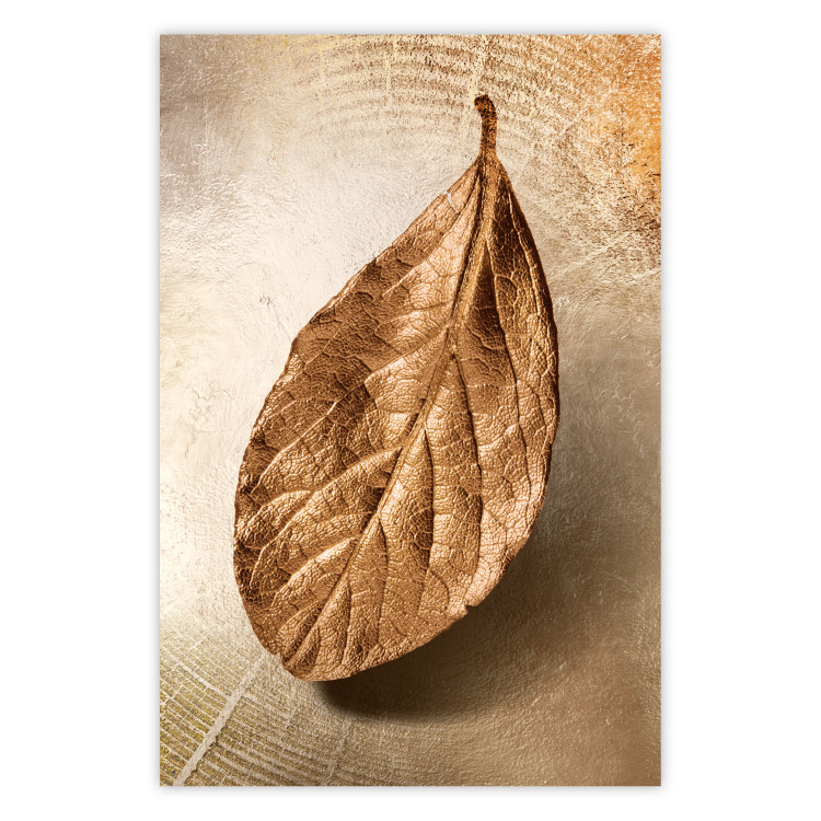 Poster Golden Lightness - golden leaf with distinct texture on a beige background 127394