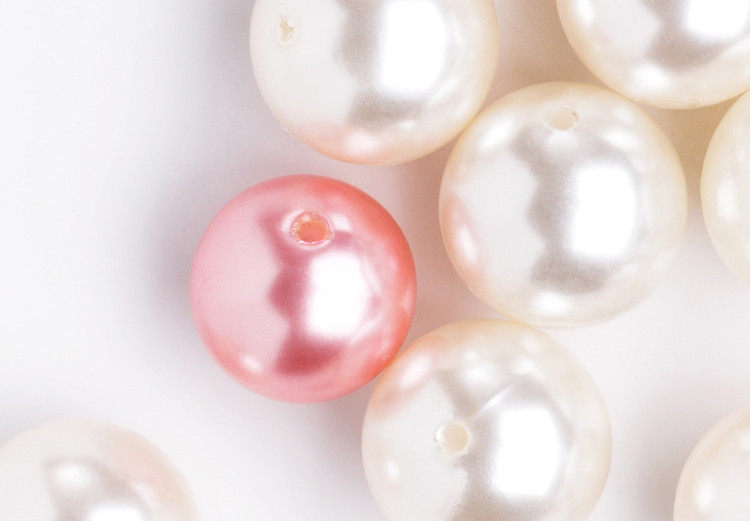 Poster Pearl - white and red pearls with English text on a light background 125865 additionalImage 10
