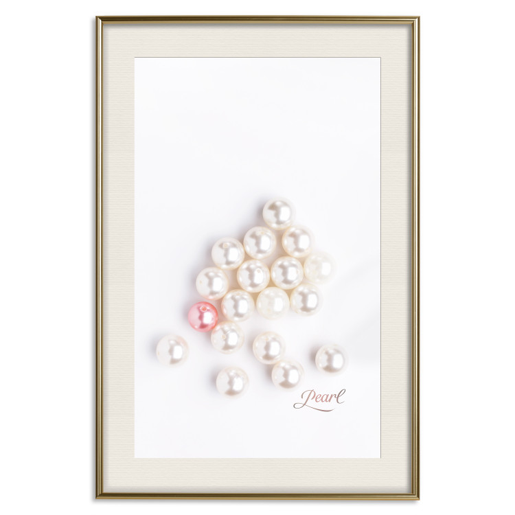 Poster Pearl - white and red pearls with English text on a light background 125865 additionalImage 24