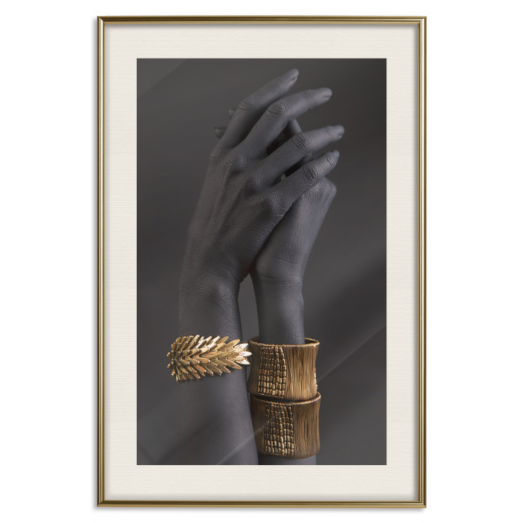 Wall Poster Exotic Duet - black hands with golden accents on a dark background 130456 additionalImage 20