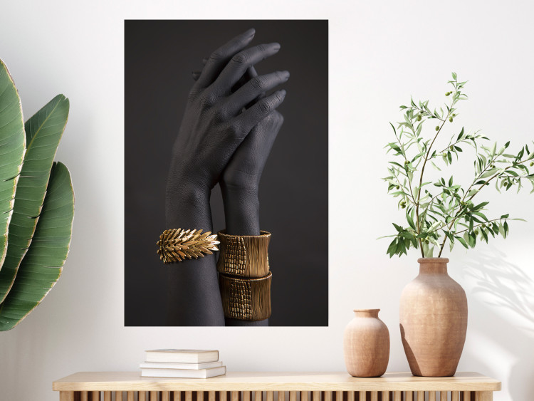 Wall Poster Exotic Duet - black hands with golden accents on a dark background 130456 additionalImage 4