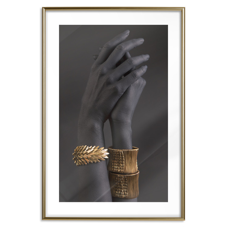 Wall Poster Exotic Duet - black hands with golden accents on a dark background 130456 additionalImage 14