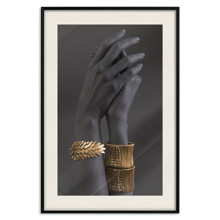 Wall Poster Exotic Duet - black hands with golden accents on a dark background 130456 additionalImage 19