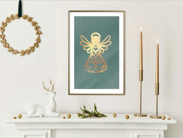 Poster Angelic Holidays - golden angel on a contrasting green background 137976 additionalImage 20