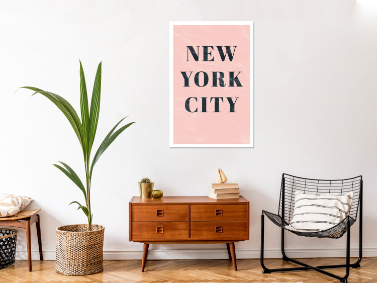 Canvas Art Print Glamorous New York (1-piece) Vertical - pink background and text 143476 additionalImage 3
