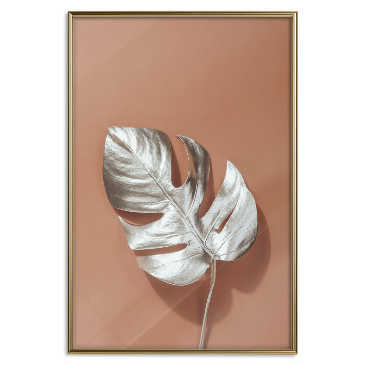 Poster Sunny Keepsake - silver monstera leaf on a uniform light background 129507 additionalImage 21
