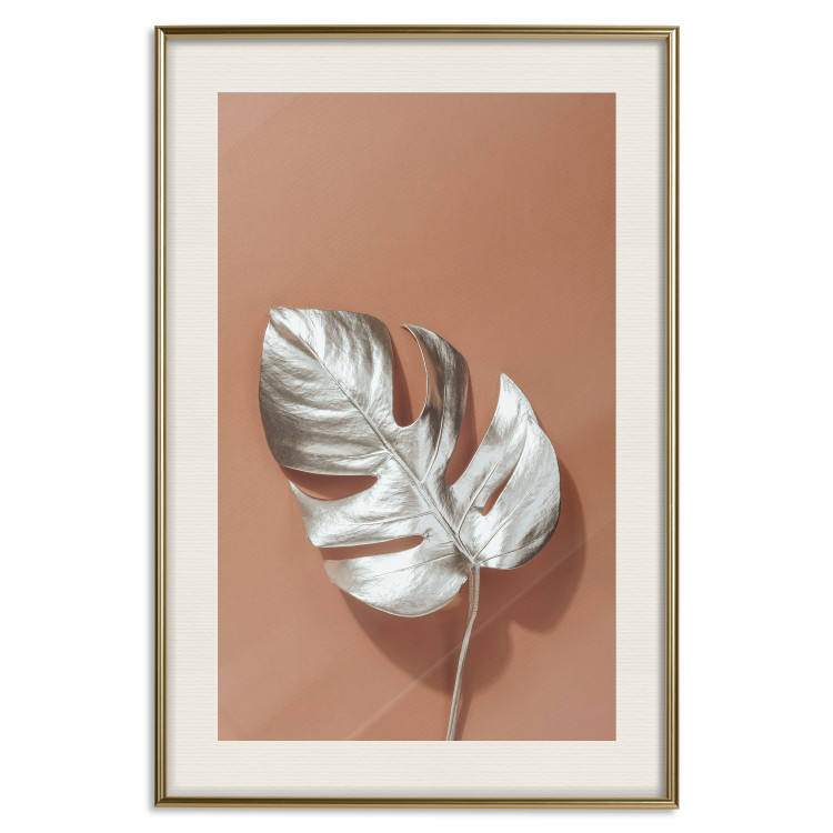 Poster Sunny Keepsake - silver monstera leaf on a uniform light background 129507 additionalImage 20