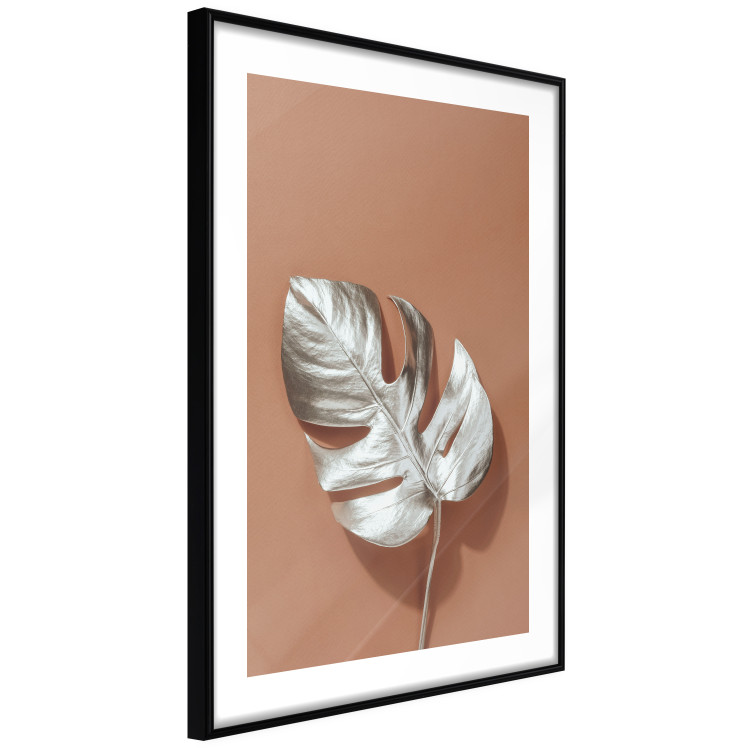 Poster Sunny Keepsake - silver monstera leaf on a uniform light background 129507 additionalImage 12