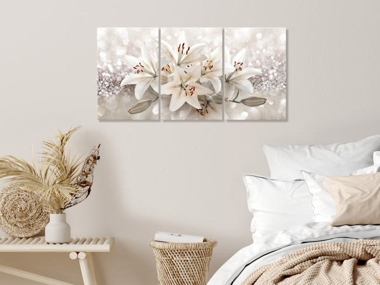 Canvas Lilies (3-piece) - light-white flowers on a beige glossy background 145267 additionalImage 3