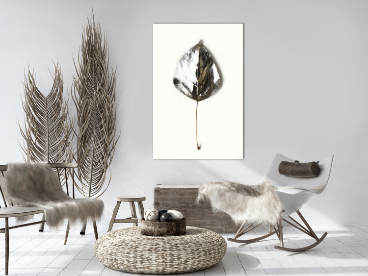 Canvas Art Print Leaf in glamor style - silver plant motif on beige background 124958 additionalImage 3